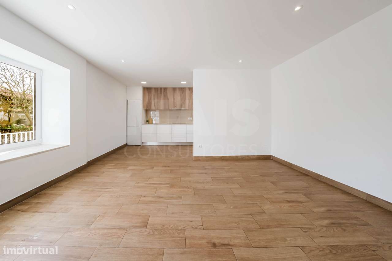 Moradia T2 Remodelada na Laranjeira - Grande imagem: 4/25