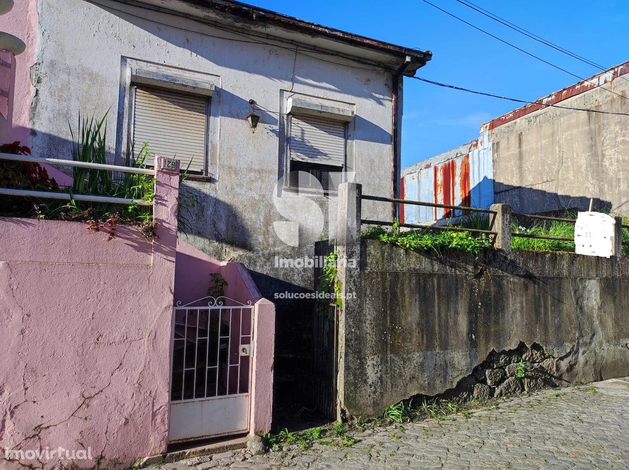 Moradia para Restaurar - Rio Tinto