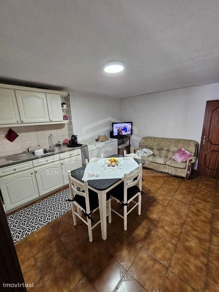 4 Moradias e 2 Espaços Comerciais - Grijó - Vila Nova de Gaia - Grande imagem: 4/19