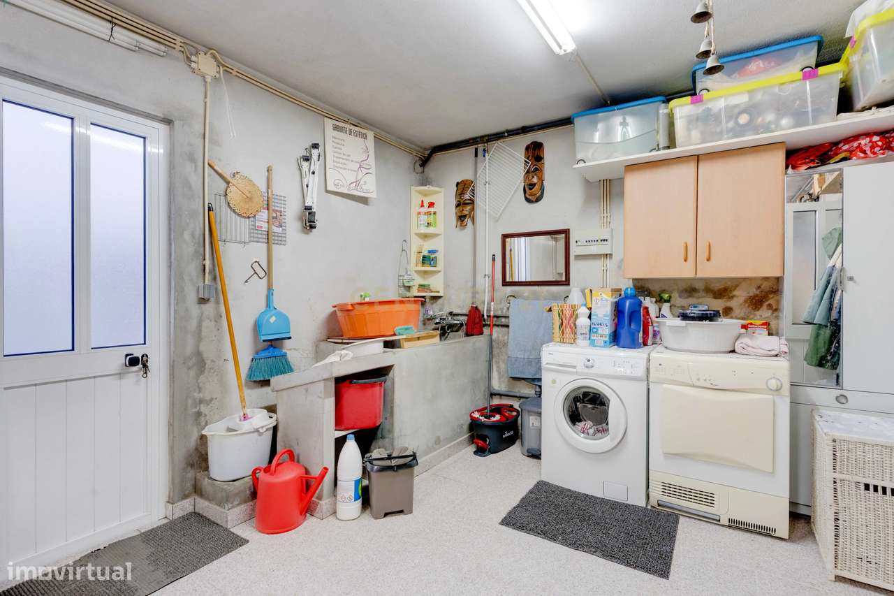 Moradia com um belissimo espaço exterior e praia privada!-31