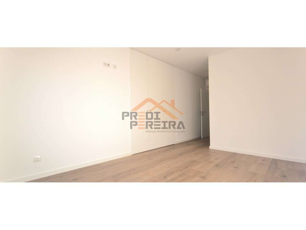 Última fração disponível!
T3 de luxo, com terraço e uma box, inser...-16