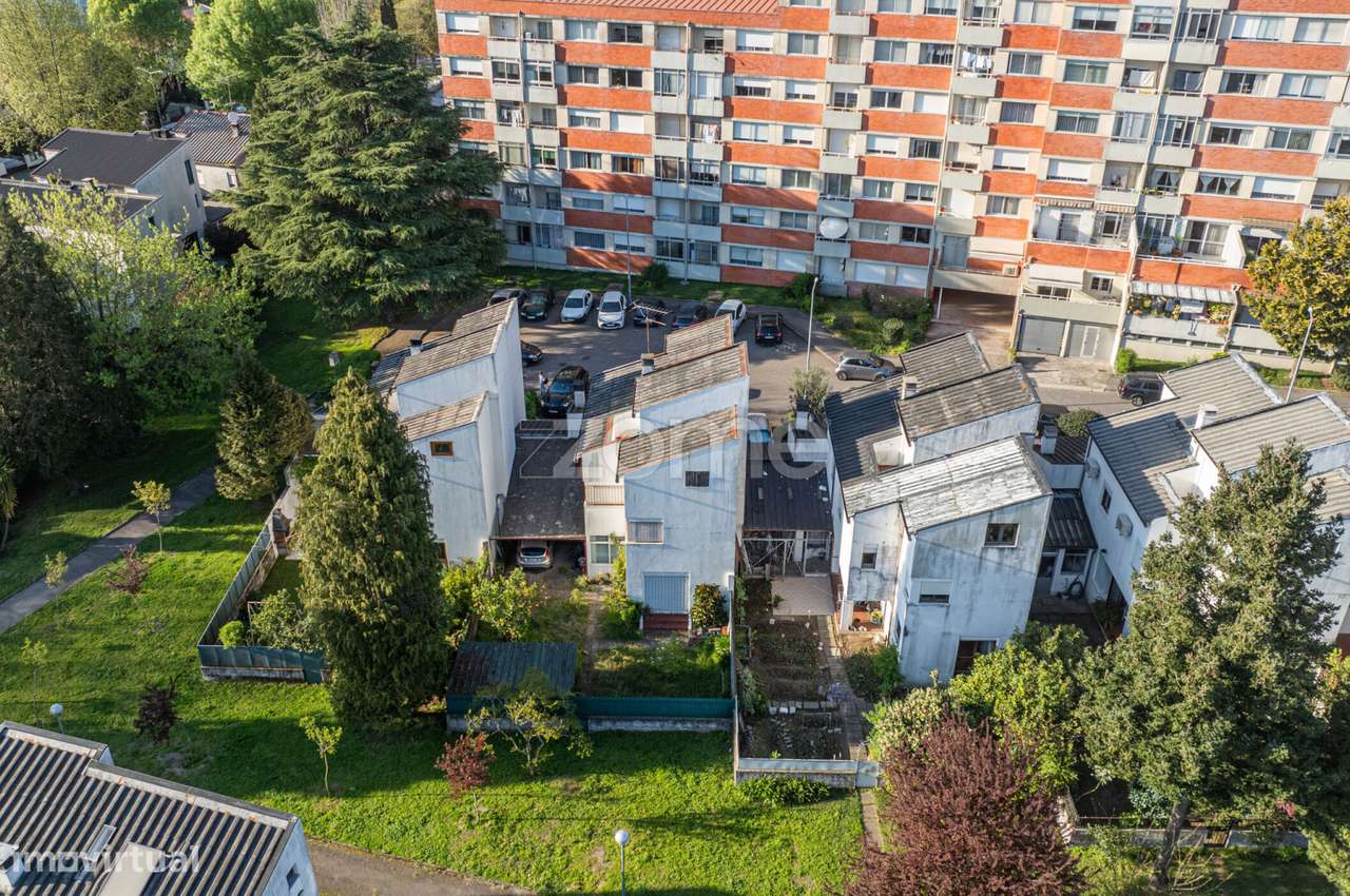 Moradia T4 em Banda em São José de São Lázaro, Braga-4