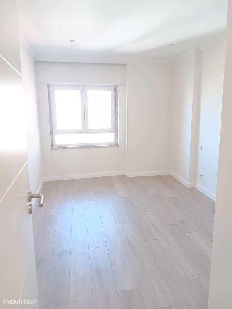 Fantástico Apartamento T4 , com acabamentos de luxo .-3