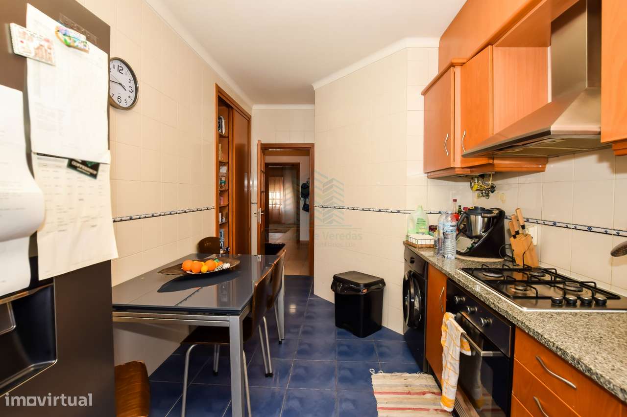 Apartamento T3 com Garagem e Arrecadação - Torres Novas-7