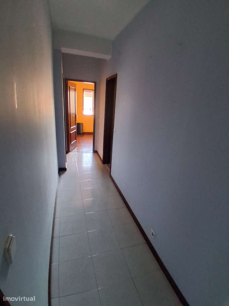 Apartamento T2 c/lugar de garagem-13