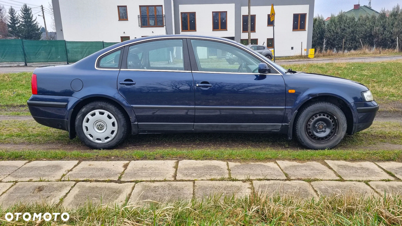 Volkswagen Passat 1.8T - 12