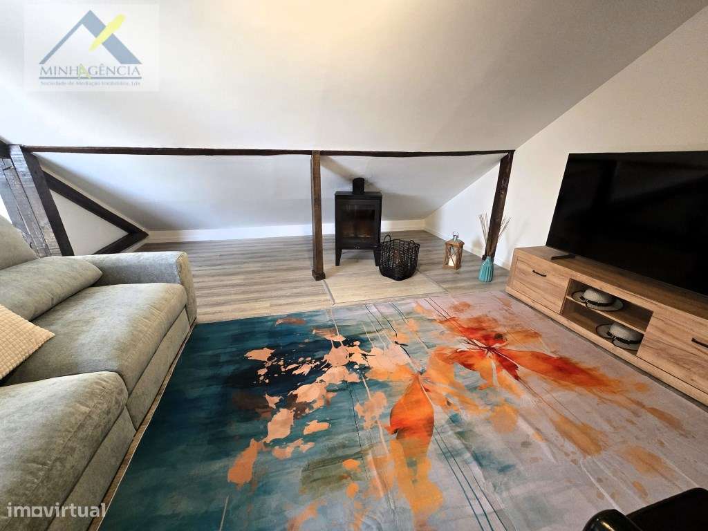 Apartamento T2 Duplex remodelado no Lavradio-17