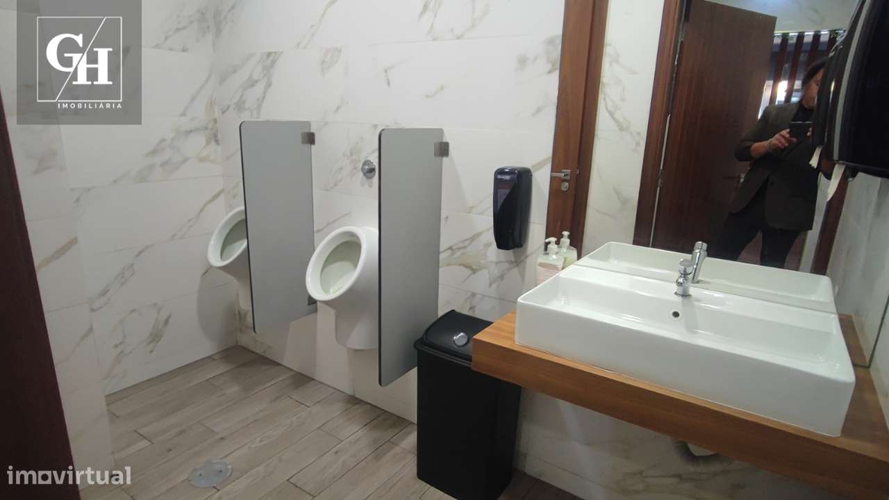 Trespasse de Restaurante - Equipado e com estacionamento privado-13