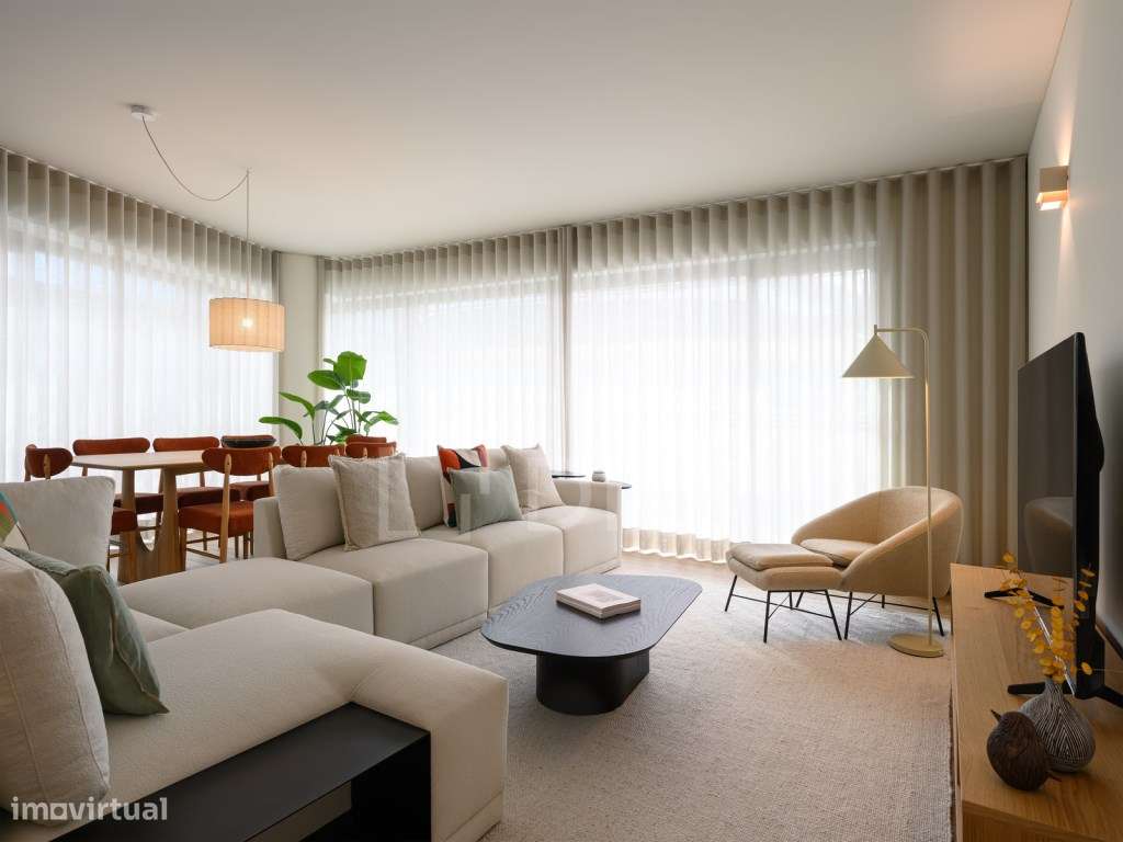 Apartamento T3 com varanda e estacionamento no Campo Grande - Grande imagem: 2/84