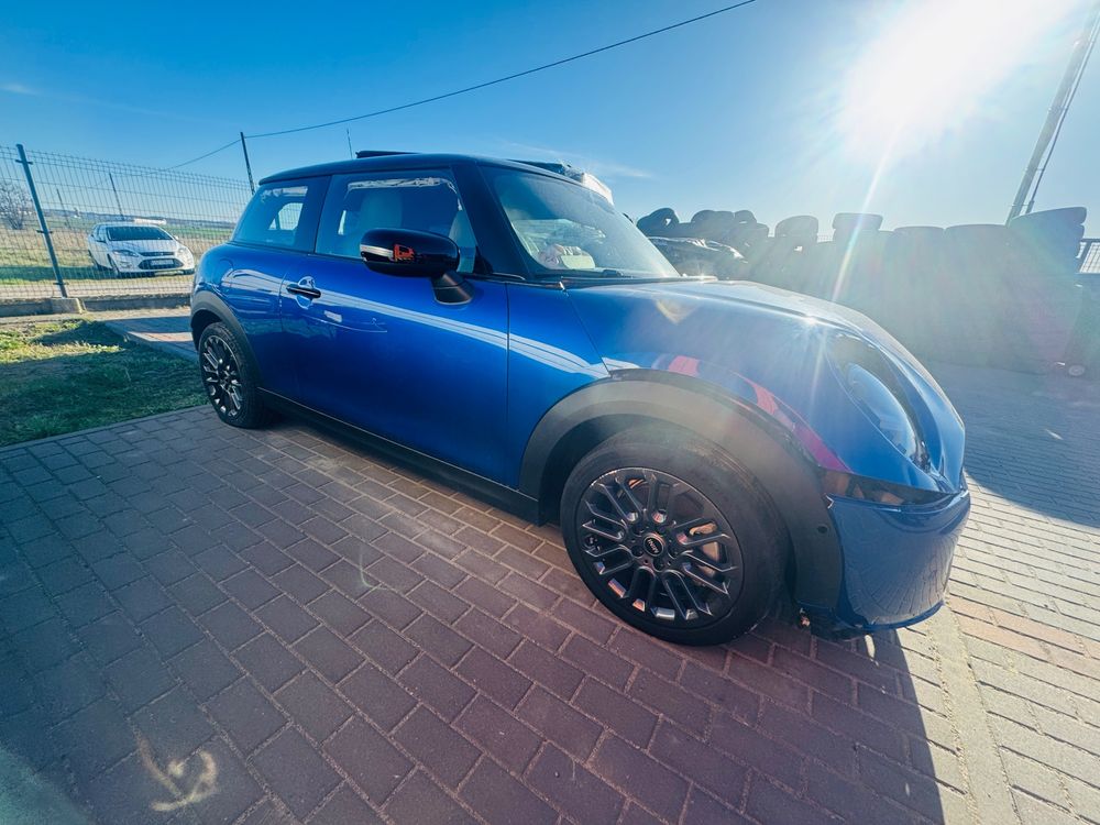 Mini Cooper C Essential Trim 2025