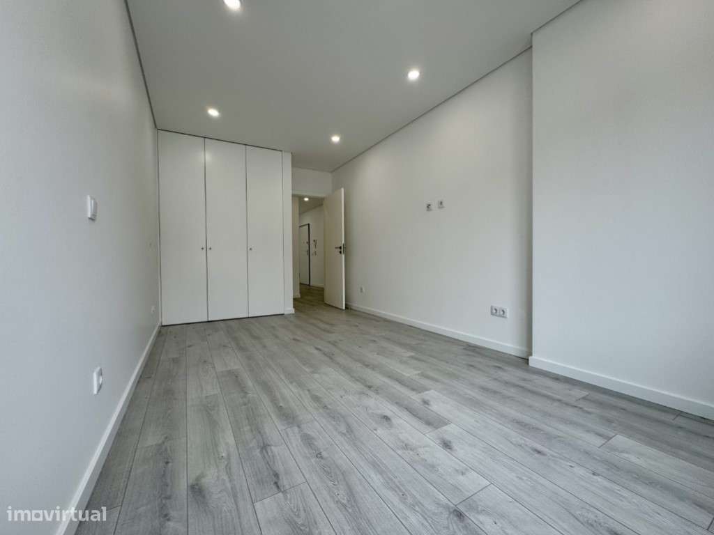 Apartamento T2 | Suíte | varanda |open space | Arrecadação-12