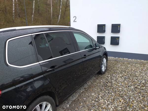 Volkswagen Touran 2.0 TDI BMT Highline - 10