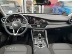 Alfa Romeo Giulia 2.0 Turbo Business - 11