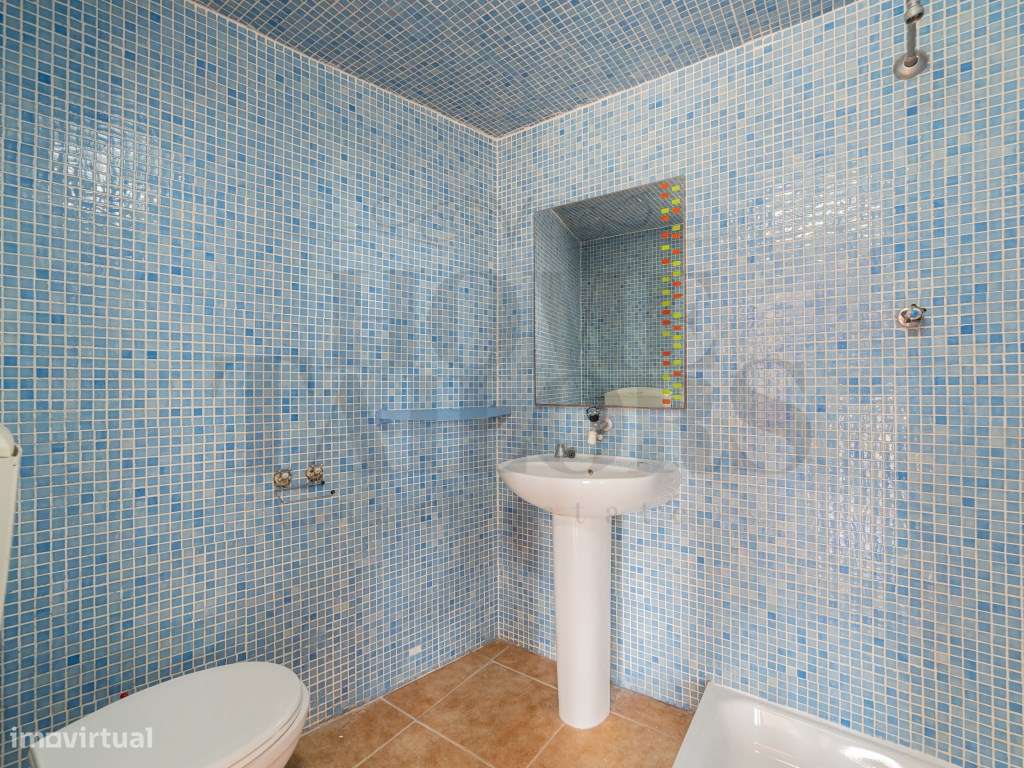 Moradia T4 com piscina-17