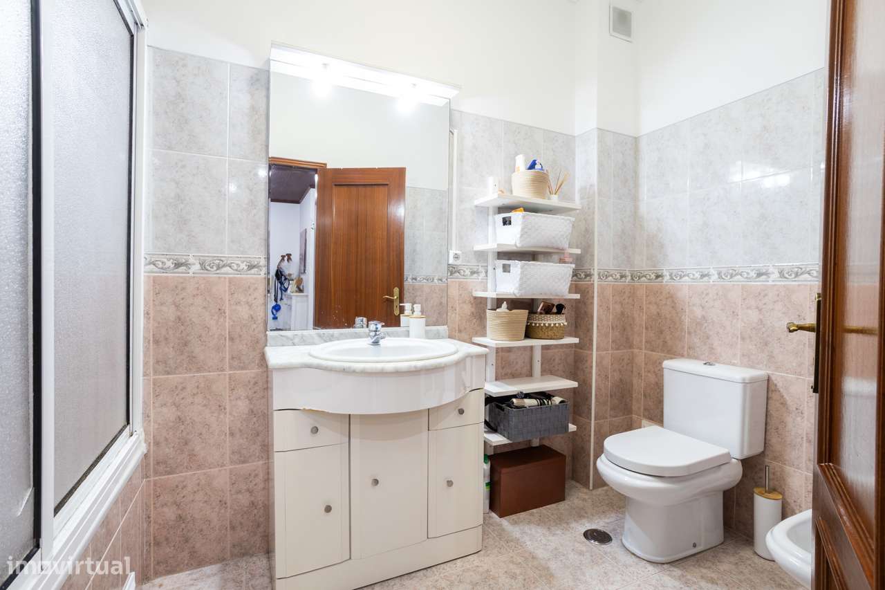 Apartamento T2 em Fernão Ferro: O Refúgio Perfeito para a Sua Família-7