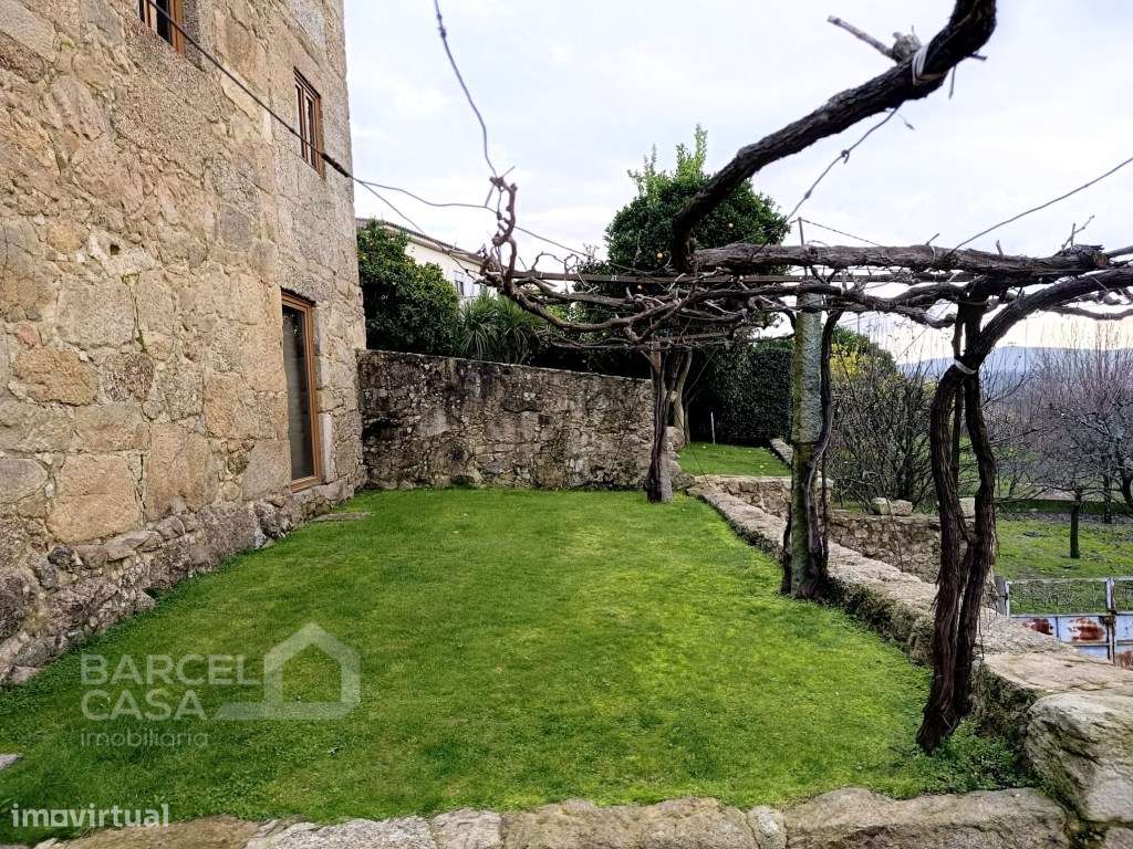 Moradia T4 em pedra, com piscina em Airó - Barcelos-49