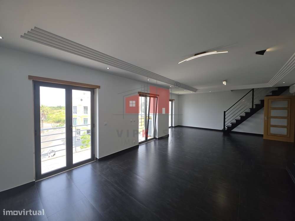 Apartamento T3+1 em Mafra-15