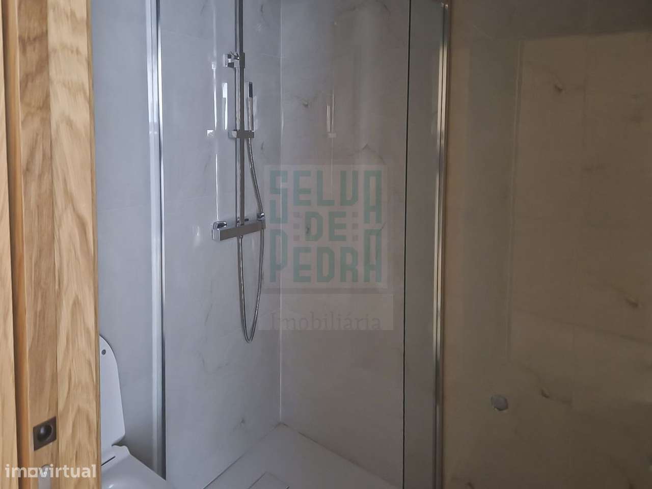 Moradia de 3 frentes V4 Famalicão-30