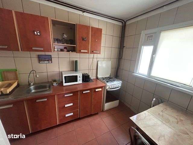 Berceni Piata Sudului Bulevardul Obregia Ap3 camere stradal reabilitat - Imagine principală: 2/20