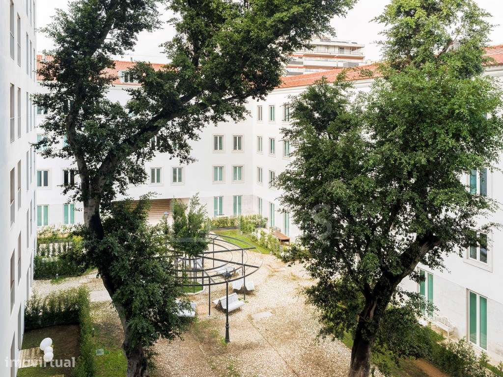 Apartamento T2 na Estrela, Lisboa, com vista rio e garagem-16