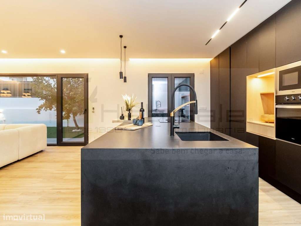 Moradia T4 totalmente remodelada localizada em Boa Água III - Grande imagem: 2/49