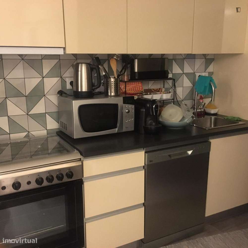 Quarto - localizado em Paranhos Porto - Grande imagem: 3/7