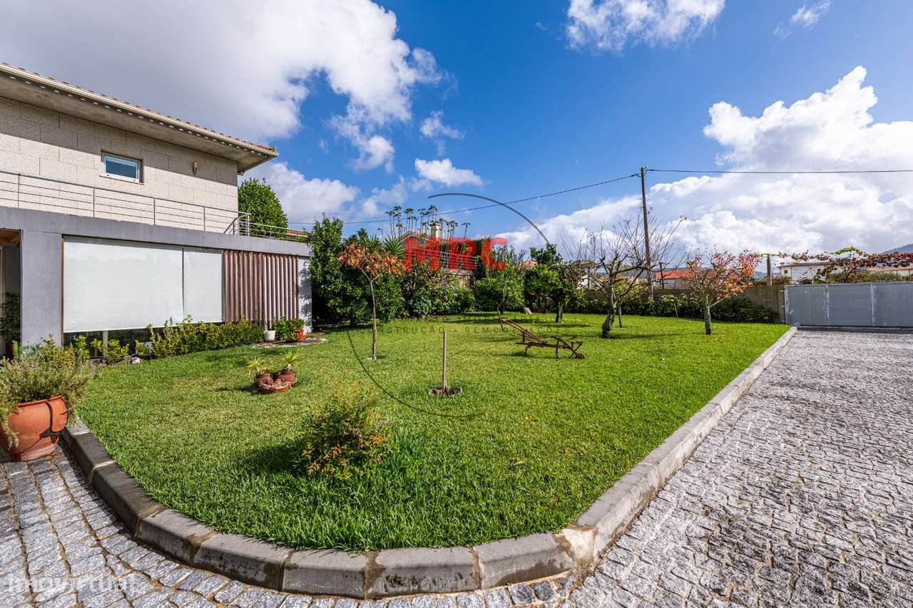 Moradia de Charme Térrea  V3 + V1-6