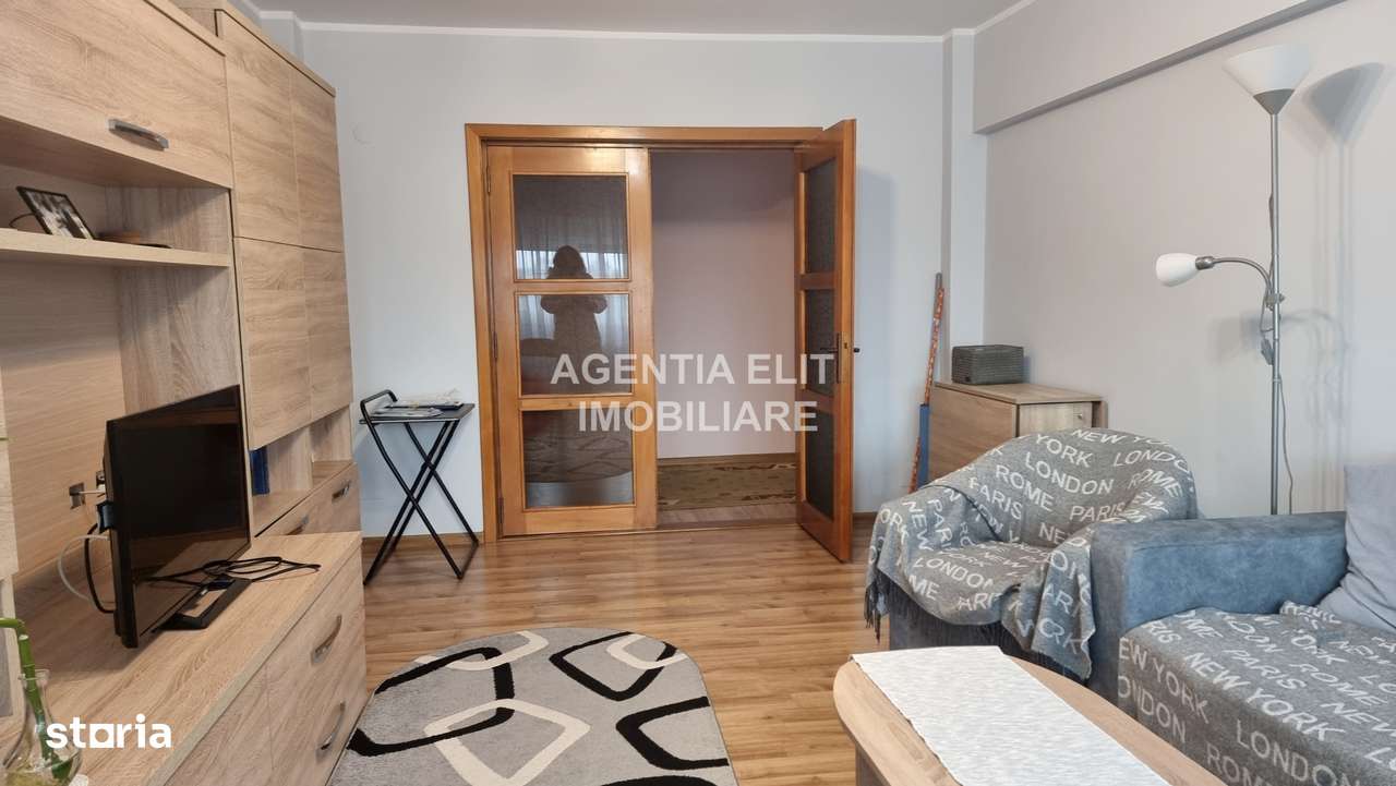 Apartament 3 camere, zona Stadion-3