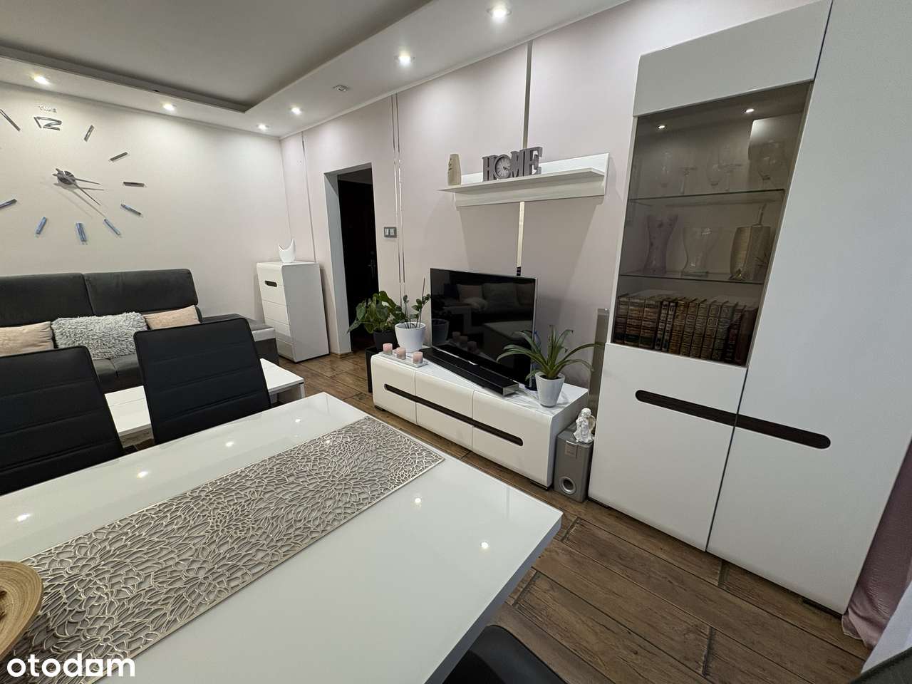 Przestronne 3-pokojowe mieszkanie z balkonem - Pełny obrazek: 2/9