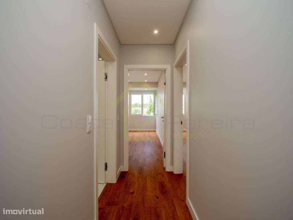 Apartamento T2 como Novo, à entrada de Lisboa.-13