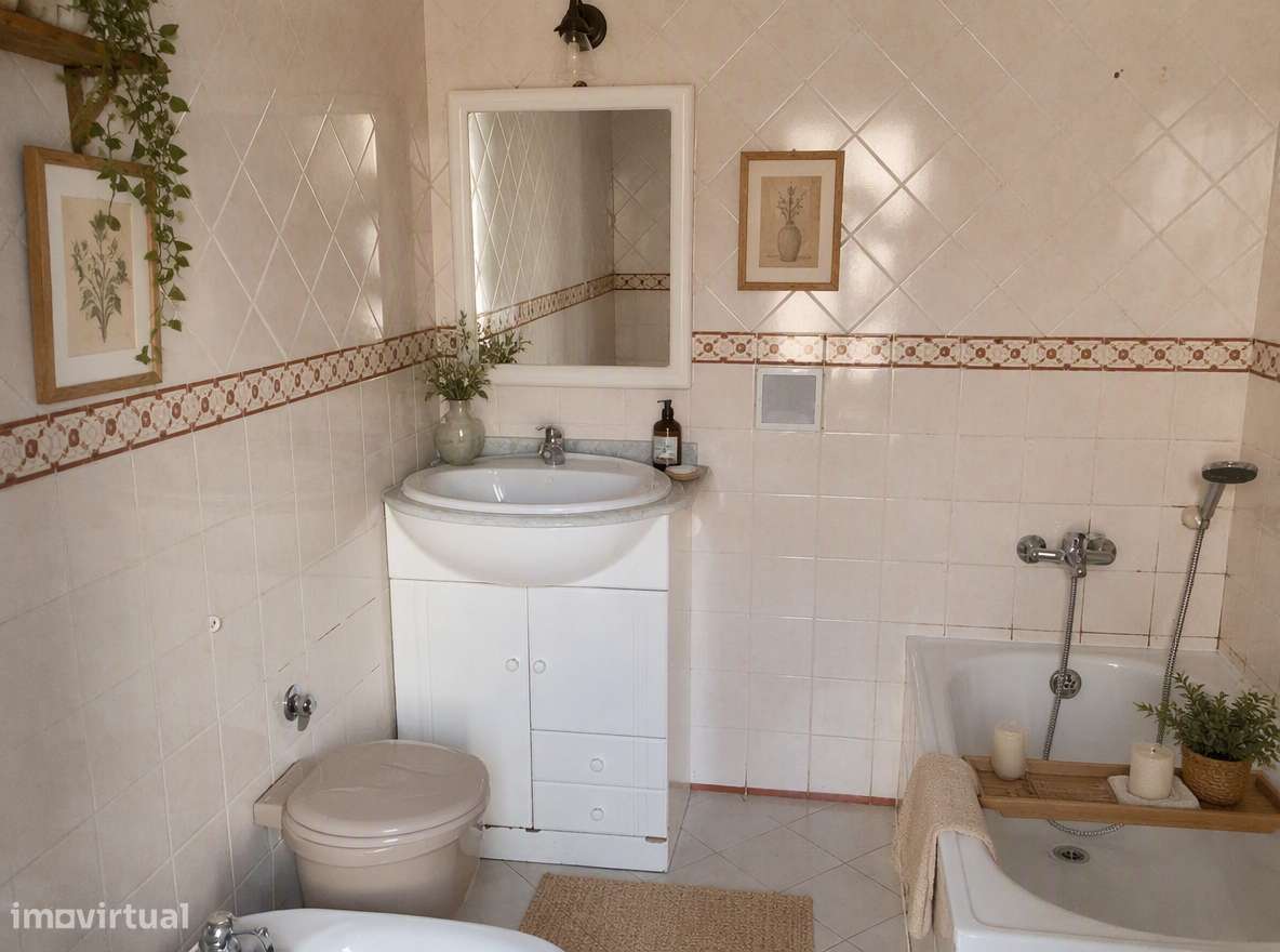 Prédio para investimento em Torres Novas com 3 apartamentos T0 e T1 em-32