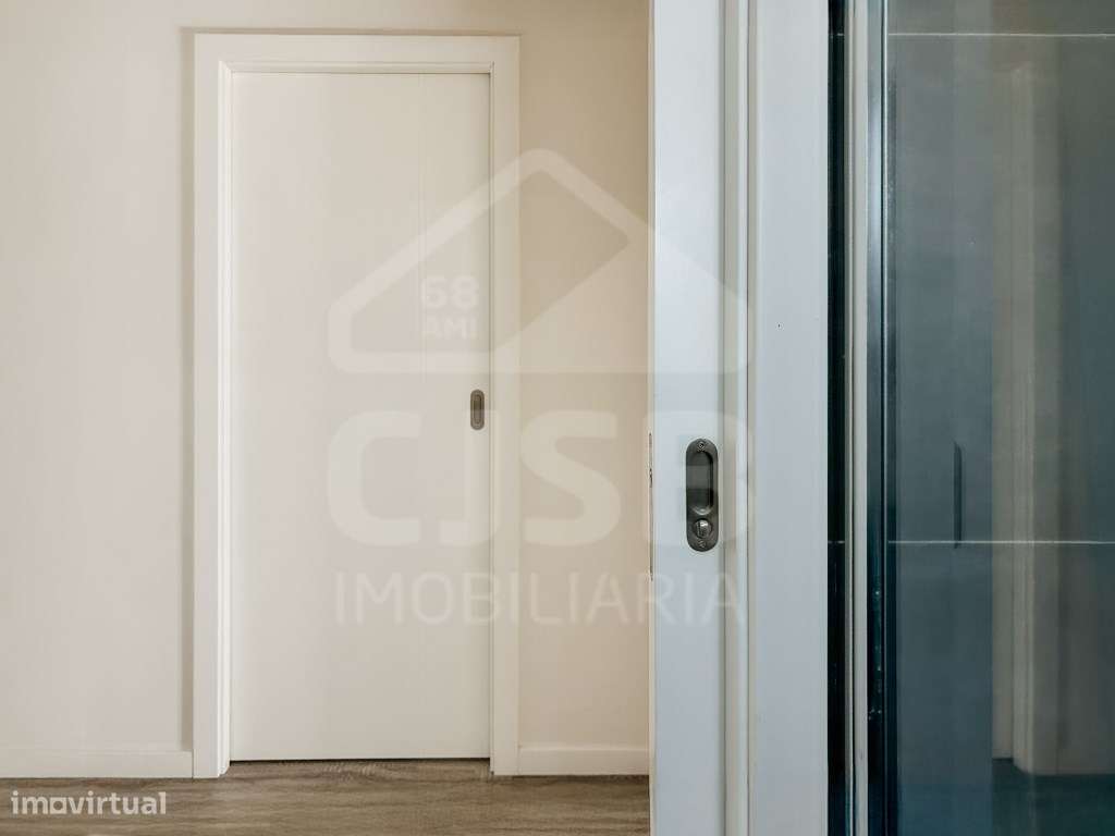 Apartamento T2 Torre da Marinha-13