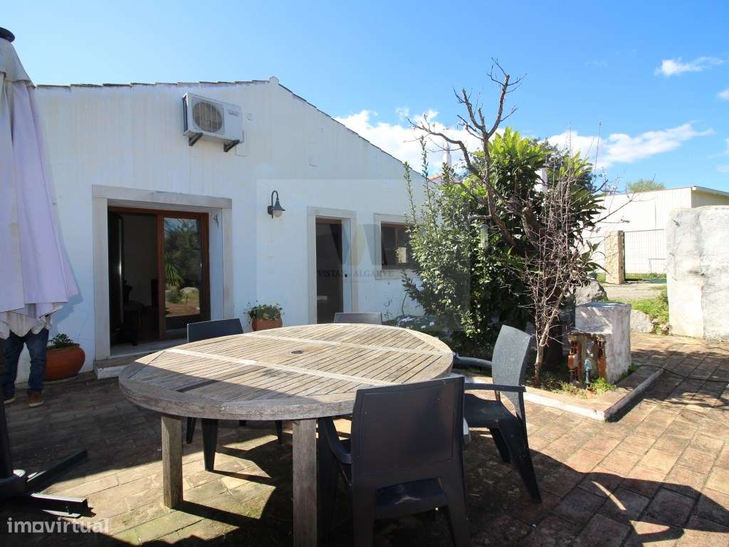 Encantadora moradia, ideal para quem procura tranquilidade sem abdi... - Grande imagem: 2/10