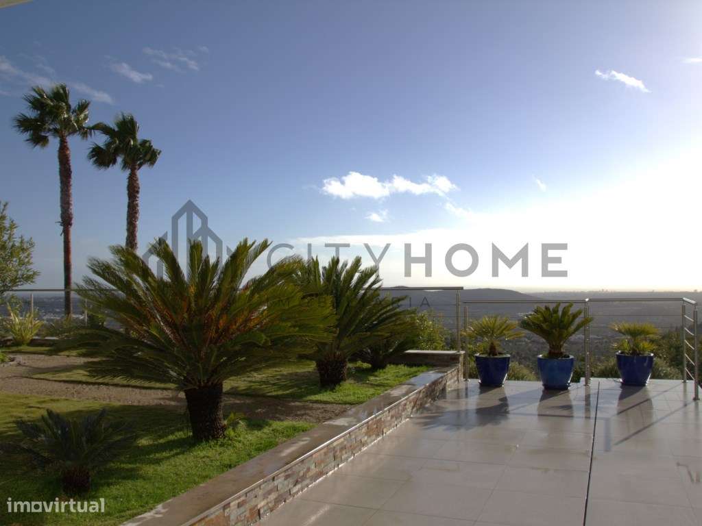 Moradia T5 com vista panorâmica de 180º sobre o mar em Loulé-31