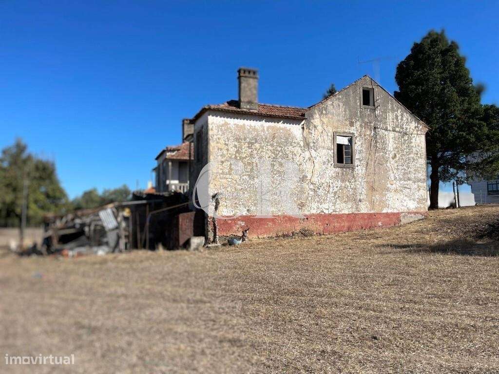 6 Prédios Urbanos e um Terreno Rústico para Renovação – Lousã-12