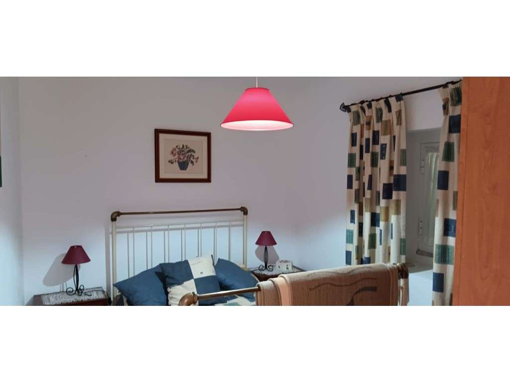 Moradia T4 com jardim, terreno e garagem - Aldeia da Quebrada - Grande imagem: 5/14