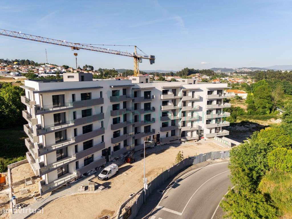 Apartamento T3 com Excelentes Áreas em Zona Central de Lousada-42