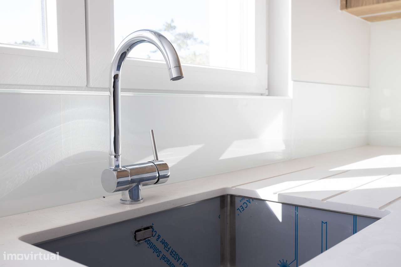 Moradia Térrea Geminada T3+1, Santo Isidoro - Grande imagem: 5/28