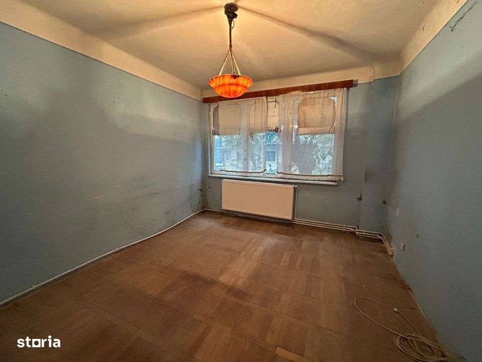 Comision Zero - 3 camere etaj 1, Independentei H. Botev. - Imagine principală: 2/8