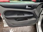 Ford Focus Turnier 2.0 16V Ghia - 7