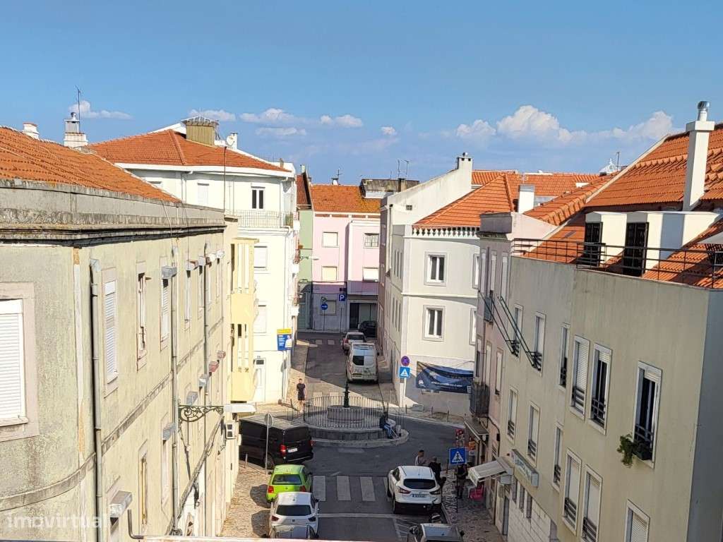 Apartamento com vista num condomínio com Jardim e piscina Arroios-25