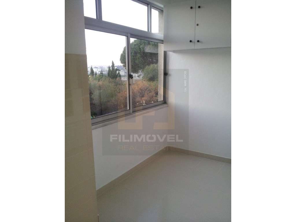 Quarto para arrendar em campolide - Grande imagem: 5/8