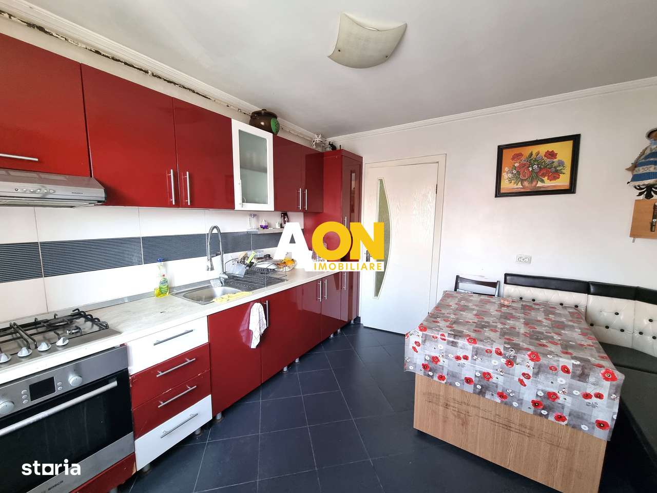 De inchiriat apartament 3 camere, zona Piata, Cetate - Imagine principală: 1/14