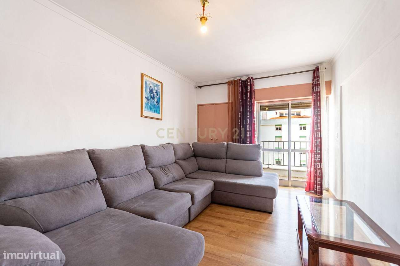 Apartamento T2+1 na Arroja com Varanda e Elevador-8