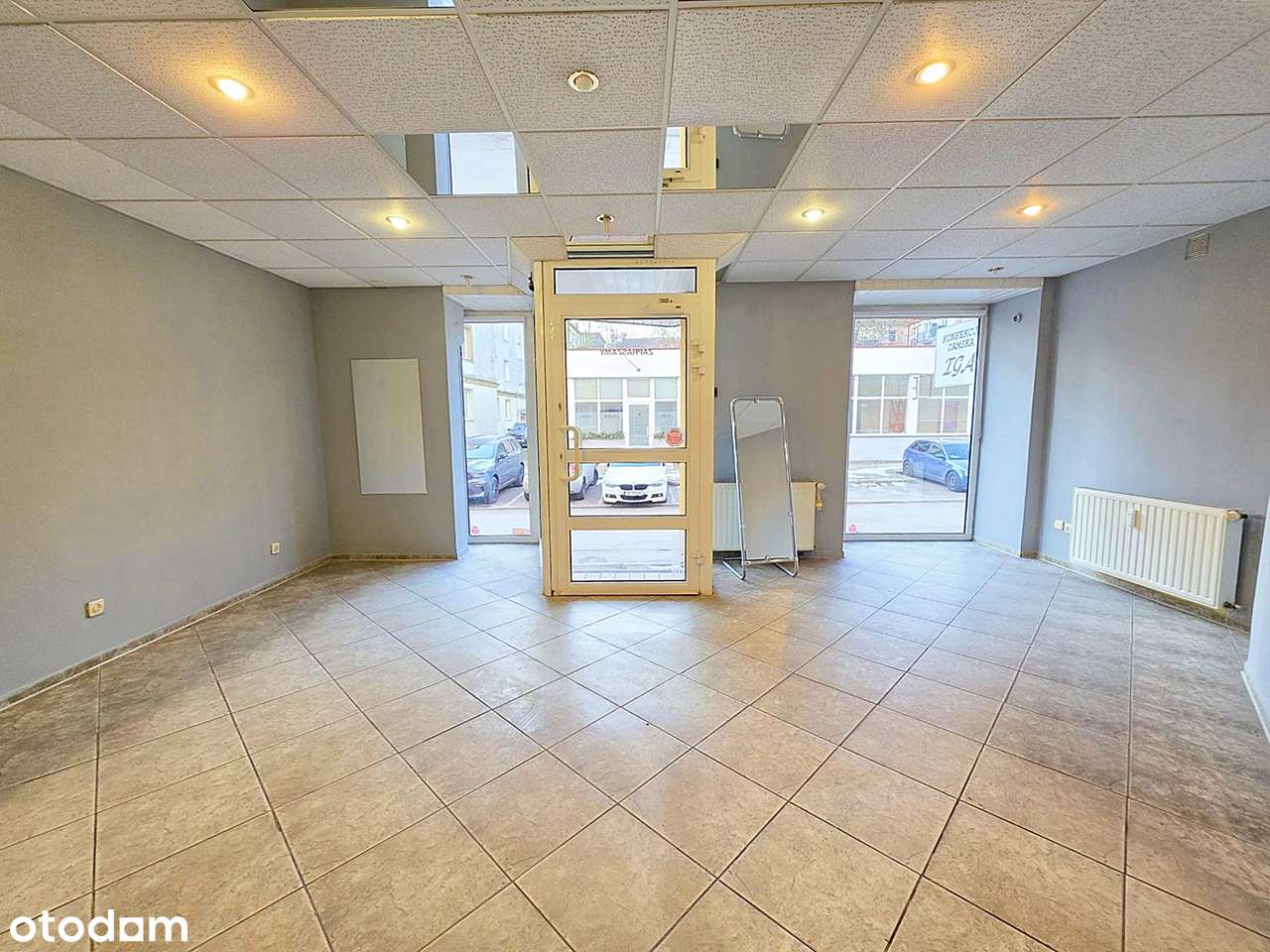 Parter, bezpośrednie wejście, duża witryna, Słowackiego / Zwycięstwa-5