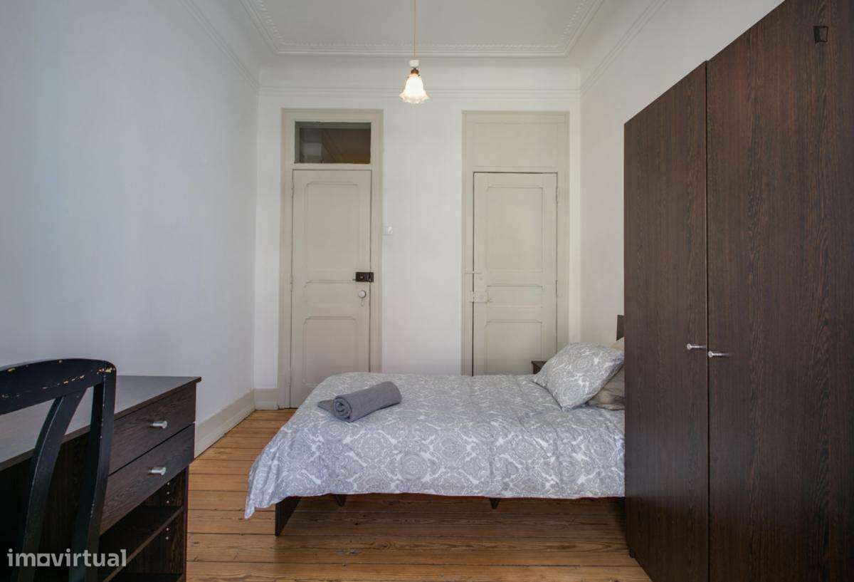 Quarto - localizado em Alameda Lisbon - Grande imagem: 4/17