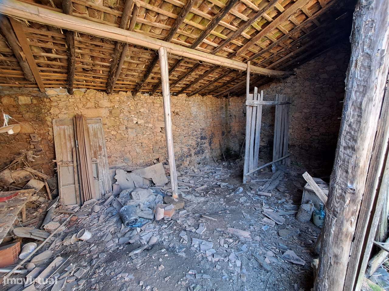 Moradia com Terreno - Excelente oportunidade - Semide-8