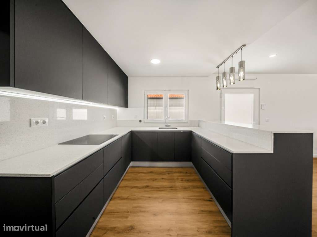 Moradia T3 Isolada com Piscina-3