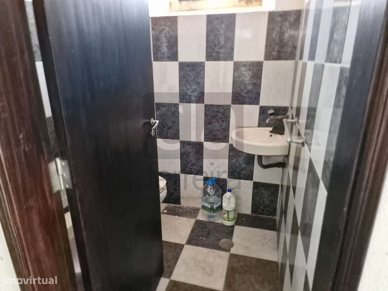 LOja com possibilidade para Moradia T3-10