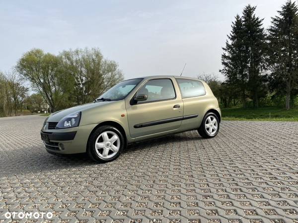 Renault Clio - 12